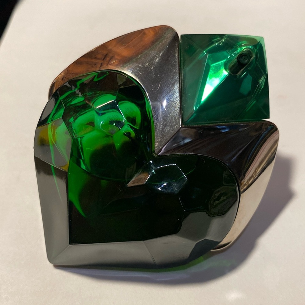 Aura Mugler Crystal Heart 1oz Perfume Bottle